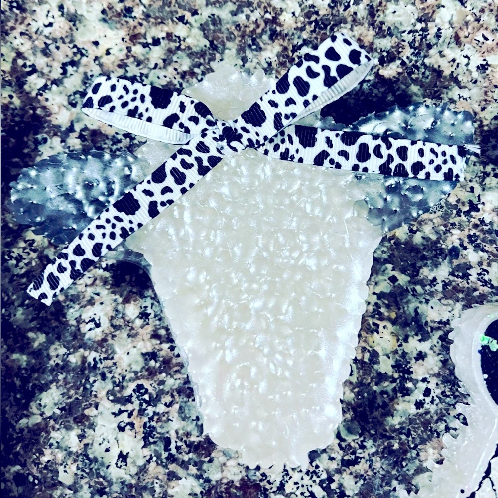 Cow head car freshie - scent - Warm spring sunshine